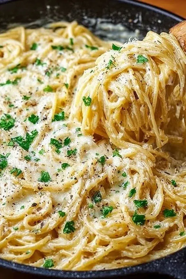 Cheesy Garlic Parmesan Spaghetti