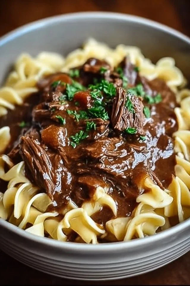 Slow Cooker Beef & Noodles